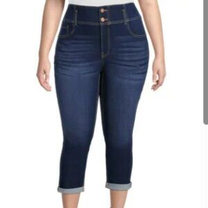 BloomChic Plus Size 2XL Very Stretchy High Rise Dark Wash Roll Hem Cropped Jean